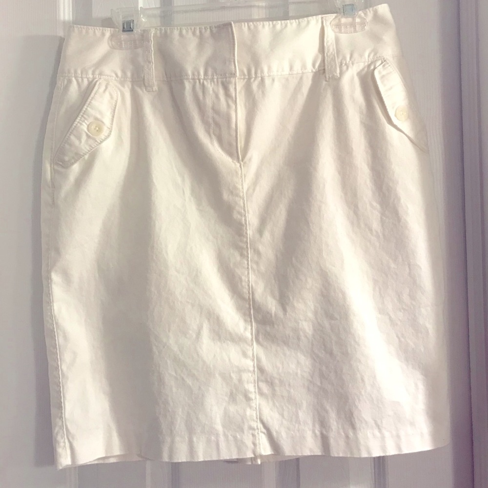 White Short “Stretch” Skirt, Size 8
